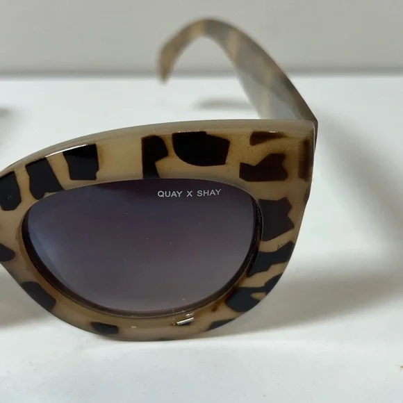 QUAY x SHAY Jinx Nomadchic Mitchell Sunglasses Desert Leopard MCM Glasses EUC